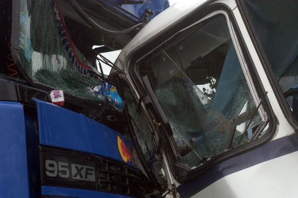 Zderzenie autobusu z ciezarówką...