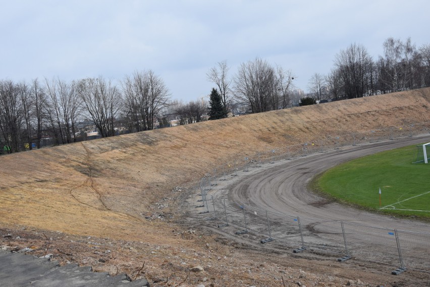 Stadion im. Pawła Waloszka i siedziba OSiR "Skałka"