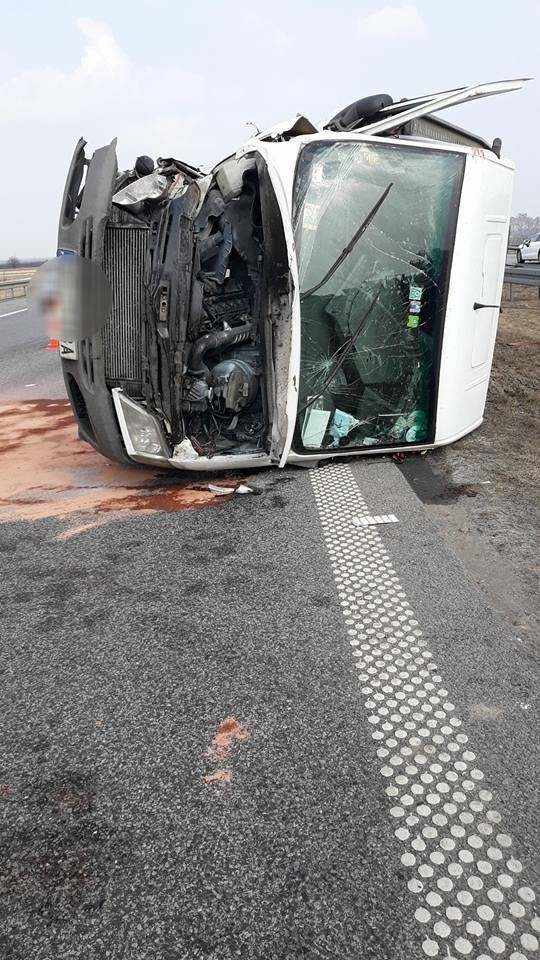 Wypadek na A2 w powiecie brzezińskim! Zderzyły się laweta i samochód ciężarowy!