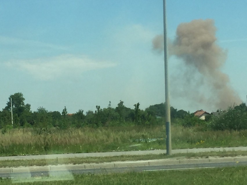 Chmura pyłu unosiła się nad hutą. Były problemy z konwertorem