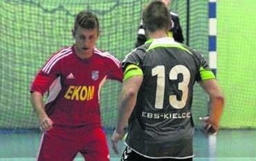 Paweł Markowicz (przy piłce) z Ekomu Futsal Nowiny otrzymał powołanie do kadry Polski do 21 lat. Weźmie udział w konsultacji. 