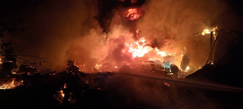 Pożar w Goleniowie pod lupą prokuratury. Inspekcja ochrony środowiska sprawdza firmę, w której wybuchł ogień 
