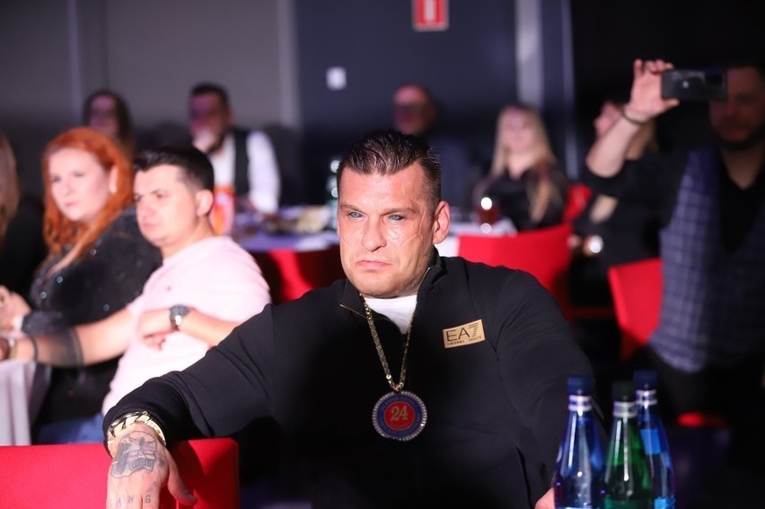 Paweł „Popek” Mikołajuw -  raper, wokalista i zawodnik MMA