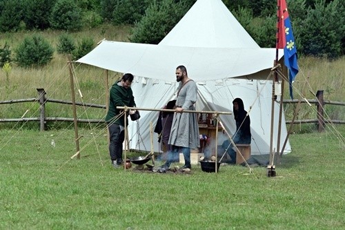 XIV Turniej Rycerski w Rabsztynie. Zmagania rycerzy, widowiska, konkursy [ZDJĘCIA]