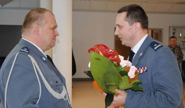 Od 2007 roku Marek Przybyszewski był zastępcą komendanta powiatowego policji w m.in. Grajewie (zdjęcie z mianowania)