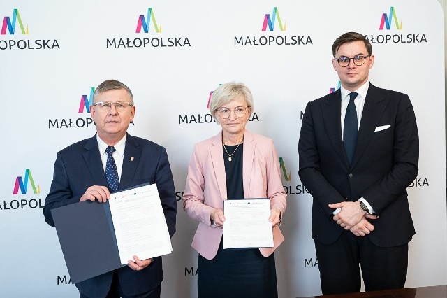 Ponad miliard złotych na preferencyjne pożyczki m. in. dla małopolskich przedsiębiorców i JST. Uroczyste podpisanie umowy