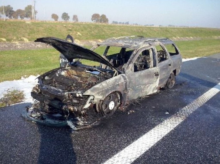 Samochód spłonął na autostradzie A1 4.10.2014 r.