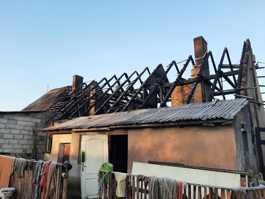 Pożar wybuchł około godz. 20 we wsi Czarnów (gmina Górzyca).