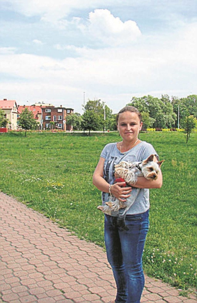 MIASTOPark i ulice na Zasolu Zagospodarowanie terenu pomiędzy ulicami Więźniów Oświęcimia i Obozową na park (2016 r.). Według Beaty Zając, mieszkanki Zasola (na zdjęciu) to bardzo dobry pomysł. Przebudowa ulic Garbarskiej i Krętej (lata 2018 - 2019), Orłowskiego (2018), Prusa i Orzeszkowej (2019 - 2020).Ulice w Starym Mieście Remont ulicy Jagiełły (2017 r.) od ul. Św. Jana Bosko od ul. Przecznej. Przebudowa ulic w centrum: Piastowskiej, Klasztornej, Mickiewicza, Stolarskiej, Solskiego i Małego Rynku (2017 - 2018) oraz ul. Zaborskiej (2020 ) od Królowej Jadwigi do Jagiełły. Przebudowa ul. Wysokie Brzegi (2018 ).