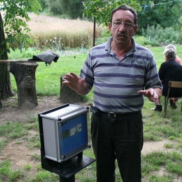 Ryszard Nowocień, sołtys Trześni: - Wójt oszukał wyborców, bo opłat za kanalizację nie obniżył. Bunt ludzi narasta i odbije się czkawką wszystkim, jeśli okaże się, że i te opłaty pobierano nielegalnie.