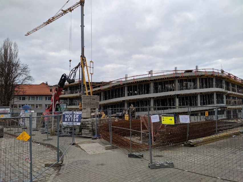 Budowa centrum przesiadkowego w Lublińcu. Zdjęcia z grudnia...