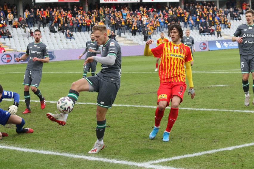 Korona Kielce w bardzo trudnej sytuacji po porażce z Lechią Gdańsk 1:2. Strata punktów, kontuzja Cebuli i czerwień Kovacevicia [ZDJĘCIA]