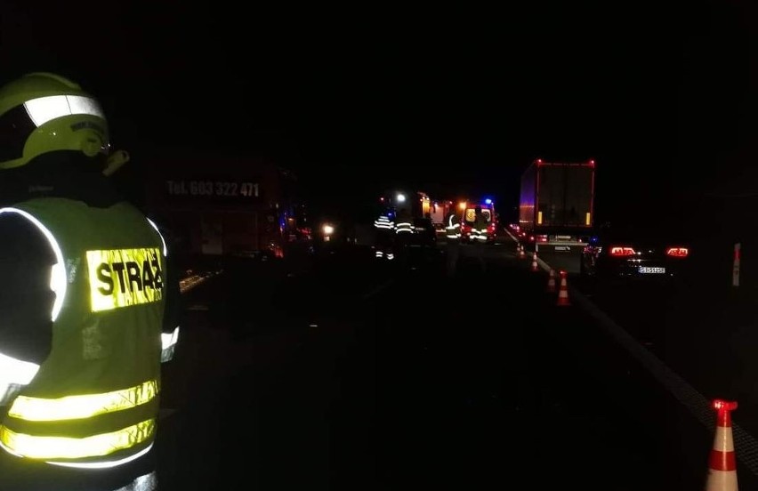 Korek za korkiem i karambol na A4. Apel do kierowców: Omijajcie autostradę