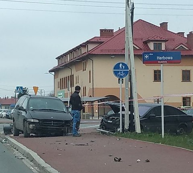 W wypadku przy ul. Herbowej ranne zostały 3 osoby.