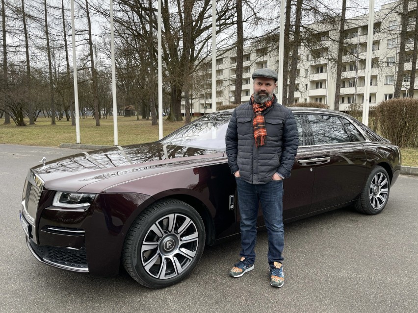 Po krótkich jazdach testowych nowym Rolls Roycem Ghostem, w...