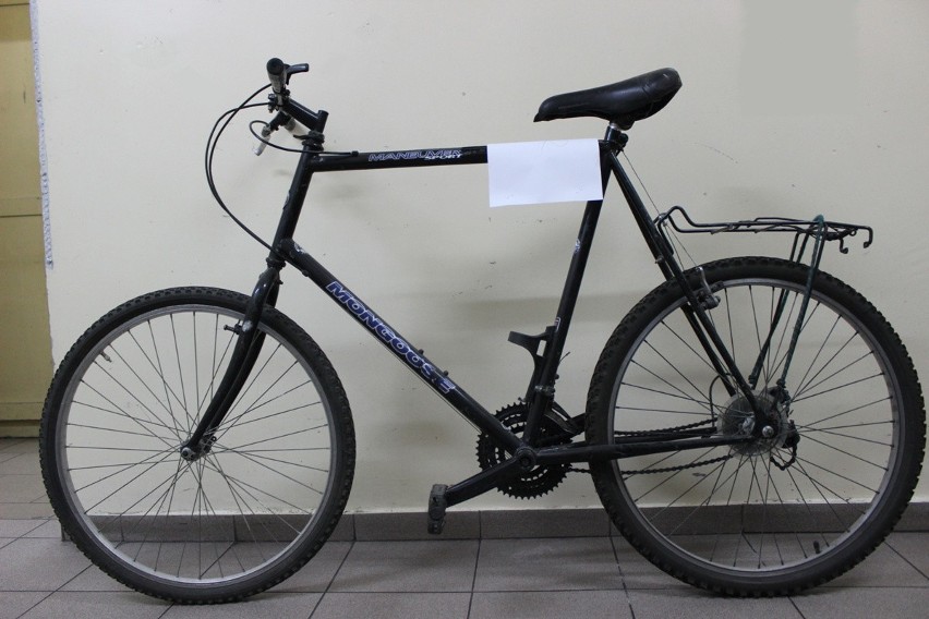 Czarny rower górski znaleziony w toruńskim parku. Policja...