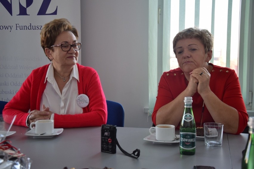 Donata Wojnicz z organizacji Kwiat Kobiecości oraz Anna Czyż...