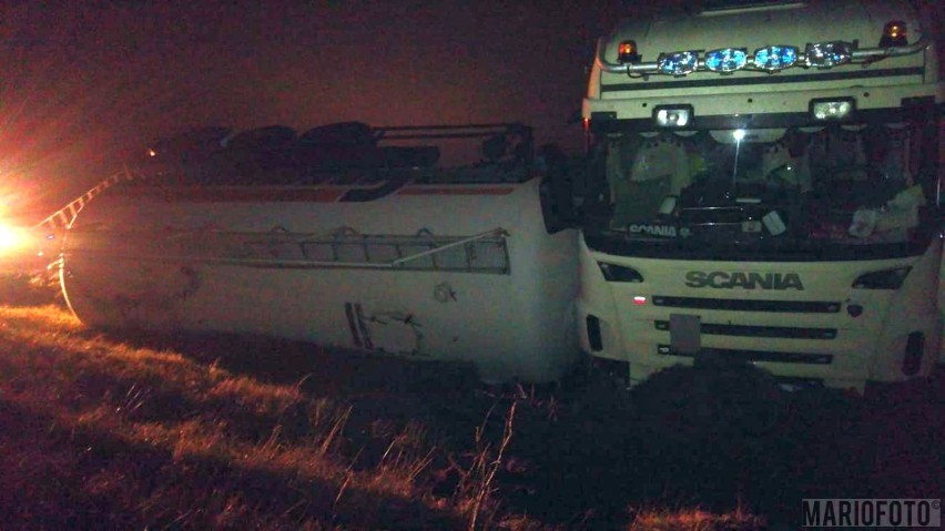 Ciężarówka z cementem wpadła do rowu w okolicach Malni