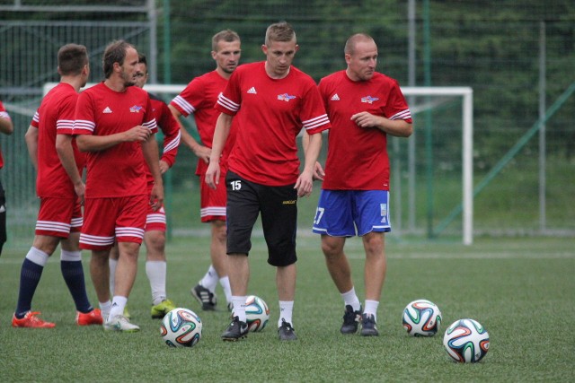 Piotr Madejski (piertwszy z prawej) ma za sobą kilkadziesiąt występów w ekstraklasie