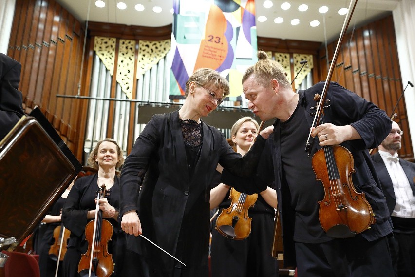 Pekka Kuusisto - skrzypce (Stradivariusa) oraz dyrygent...