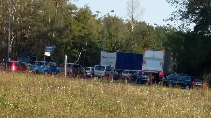 Wypadek na DK86 w Katowicach: Ogromny korek w stronę Bielska