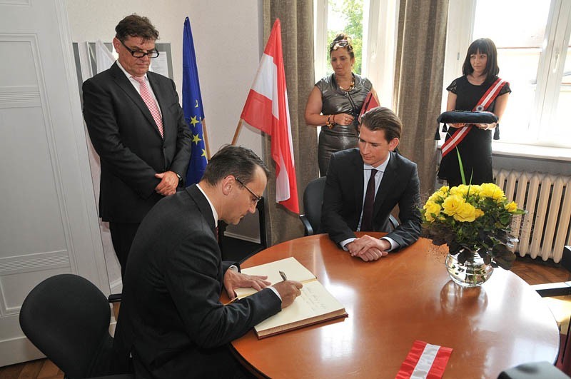 Minister R.Sikorski na otwarciu Konsulatu Austrii