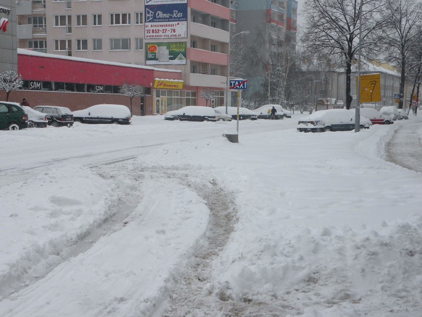 Zasypany Rzeszów. Ul. Hetmanska. Zdjecia od internauty.