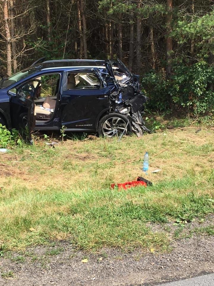 Przewalanka. Wypadek na DK 8. Zderzył się tir i dwie osobówki (zdjęcia)