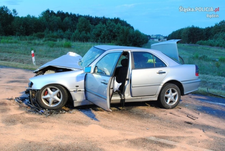 Groźny wypadek na S1 w Mierzęcicach [ZDJĘCIA] 