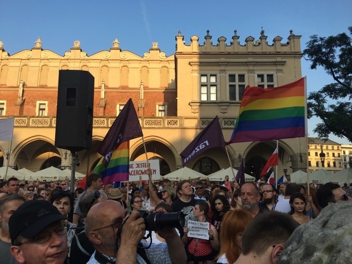 Kraków. Wielki protest na Rynku Głównym w obronie sądów