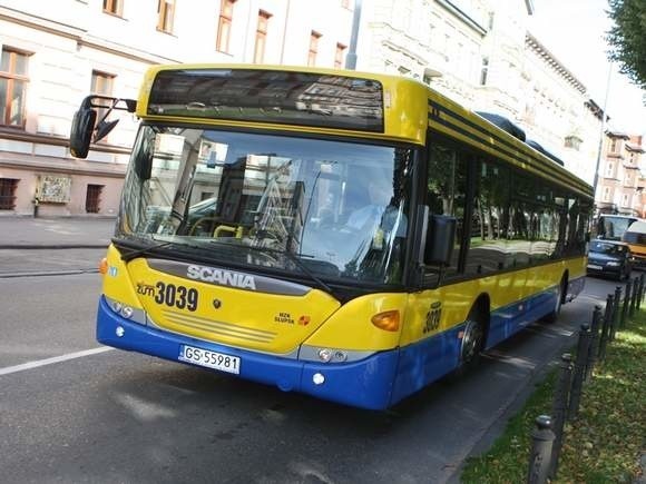 Naszego czytelnika zbulwersowało zachowanie kontrolerów autobusowych.