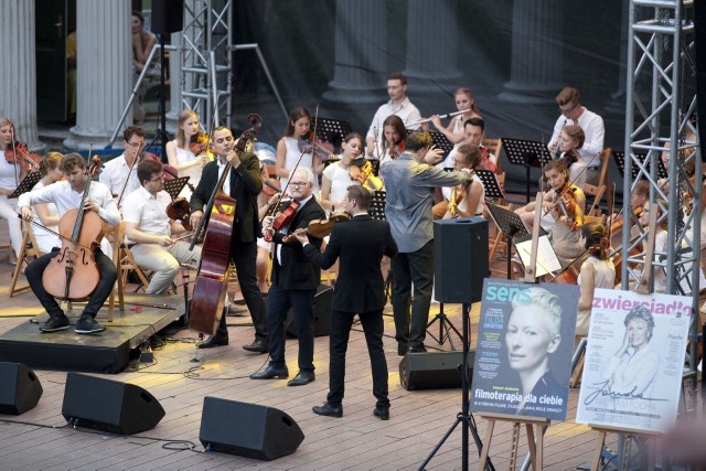 W sobotę w parku Starego Browaru zagrali Młoda Polska Filharmonia i grupa Volosi