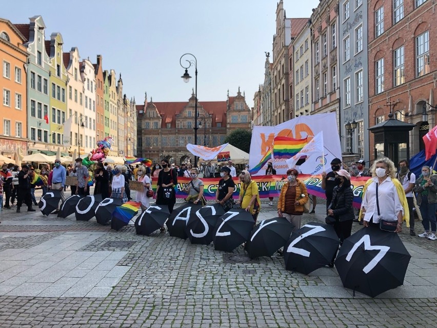 Demonstracja Młodzieży Wszechpolskiej i kontrmanifestacje w...