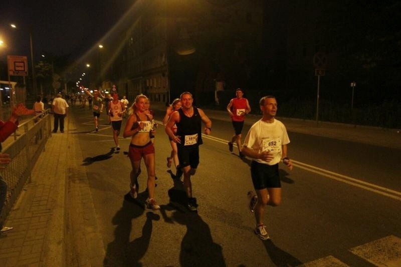 Nocny Wrocław Półmaraton 2013 odwołany! Tłum spontanicznie ruszył ulicami! A Dutkiewicz przeprasza