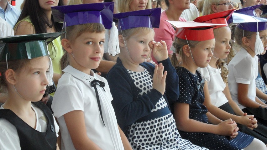 Miejska inauguracja roku szkolnego 2016/17 w Tychach. Zespół...