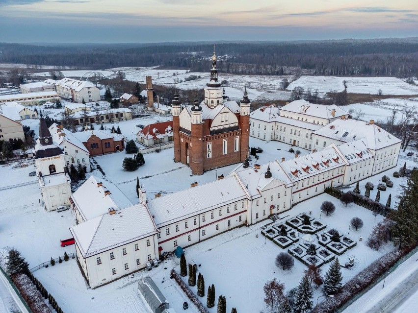 08-12-2022 bialystok suprasl monasters zima z lotu fot....