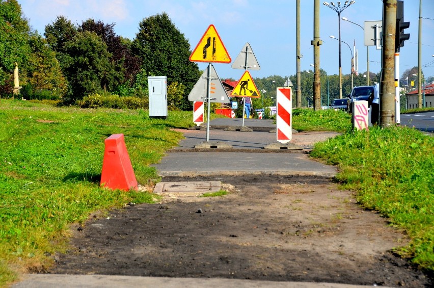 W Będzinie chodniki się łata. I tak to potem wygląda... [ZDJĘCIA]