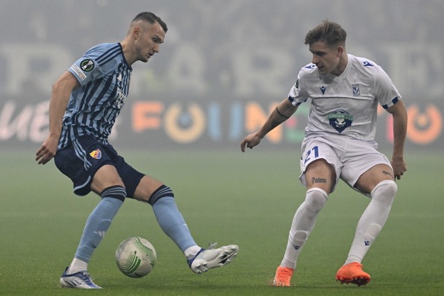 Lech Poznań wygrał z Djurgarden 1:0 w Sztokholmie i przypieczętował awans do ćwierćfinału Ligi Konferencji Europy