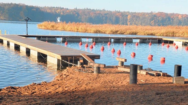 Basen „portowy” nowej stanicy wędkarskiej w Szczecinku. Koszt pomostu do cumowania łodzi - oczywiście wliczony w koszt całej inwestycji - to około 200 tysięcy złotych