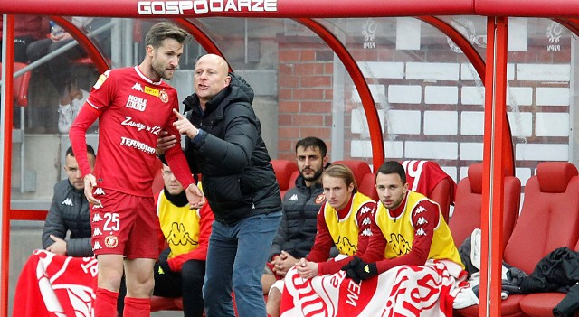 Numer 1 jesienią w Widzewie Marek Hanousek i trener Janusz Niedźwiedź