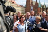 „Zrobię wszystko by udowodnić, że nie zasługuję na łatkę spadochroniarza”. Małgorzata Kidawa-Błońska staruje z kampanią we Wrocławiu