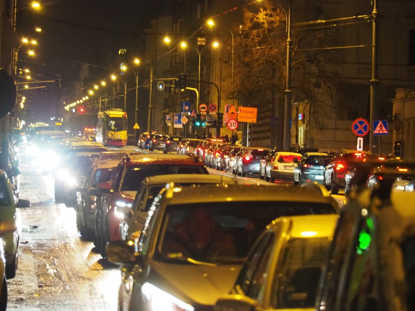 Urząd Miasta w Łodzi tłumaczy się z poniedziałkowej ślizgawicy na ulicach
