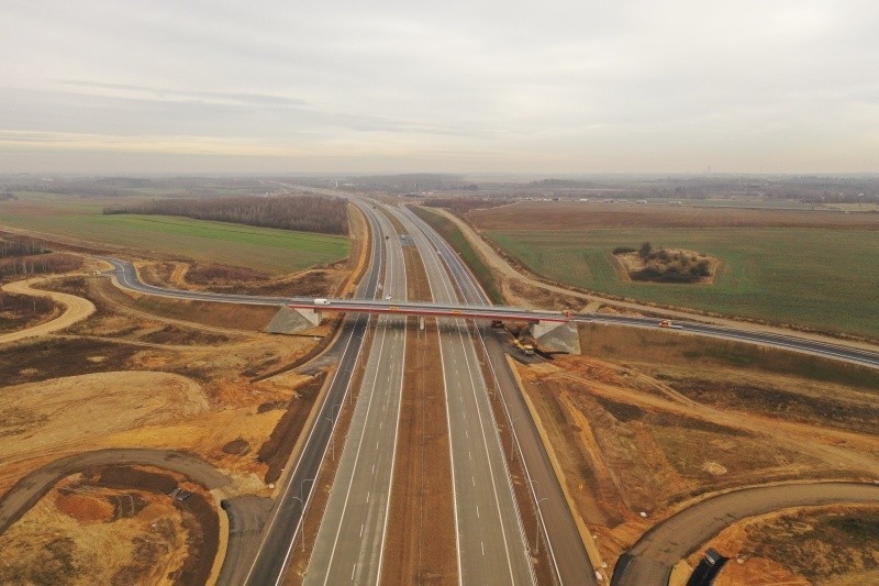 Autostrada A1 jest już przejezdna, ale wciąż trwają na niej...