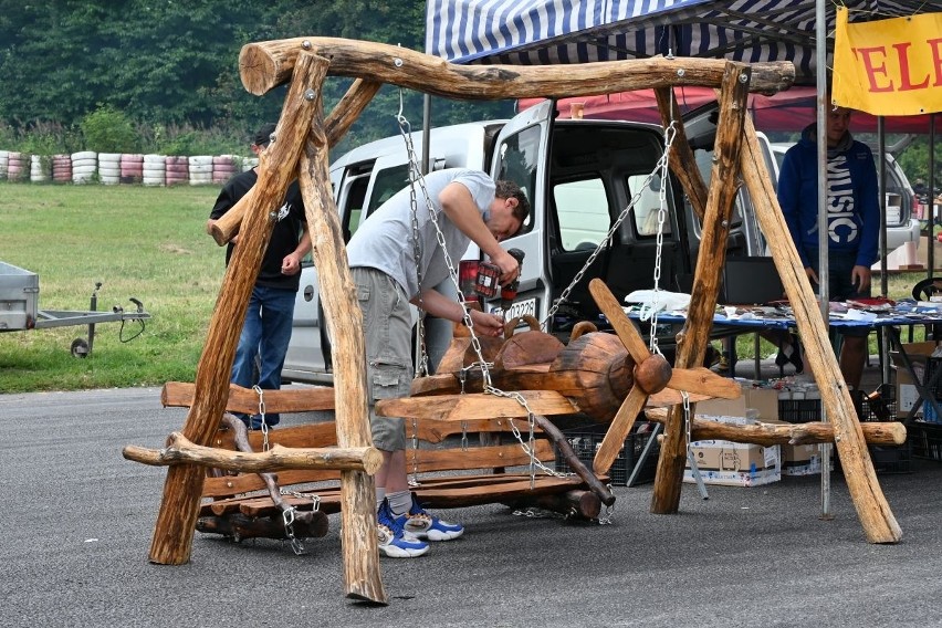 Ogrodowe meble na których można...odlecieć