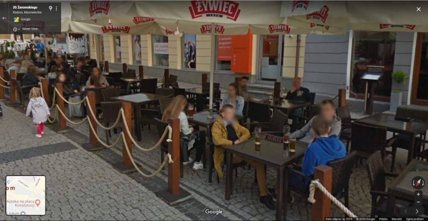 W Google Street View automatycznie zamazywane są ludzkie...