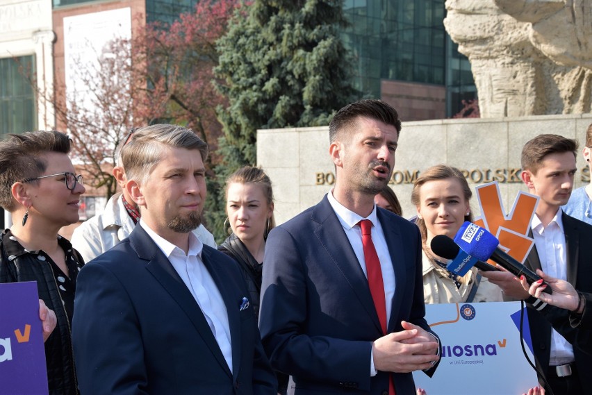 Krzysztof Śmiszek, nr 1 listy Wiosny Roberta Biedronia, na...