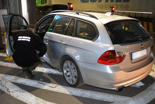 Skradzione we Włoszech BMW zostało ujawnione na polsko-ukraińskim przejściu granicznym w Korczowej.
