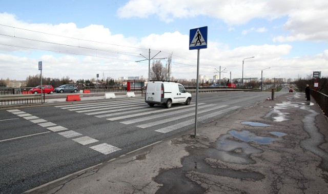 W piątek 47-letnia kobieta zginęła na przejściu dla pieszych na Przybyszewskiego. Kierowca jechał prawdopodobnie 140 km/godz.
