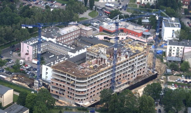 Dwie firmy chcą dokończyć budowę Centrum Onkologii w Lublinie.
