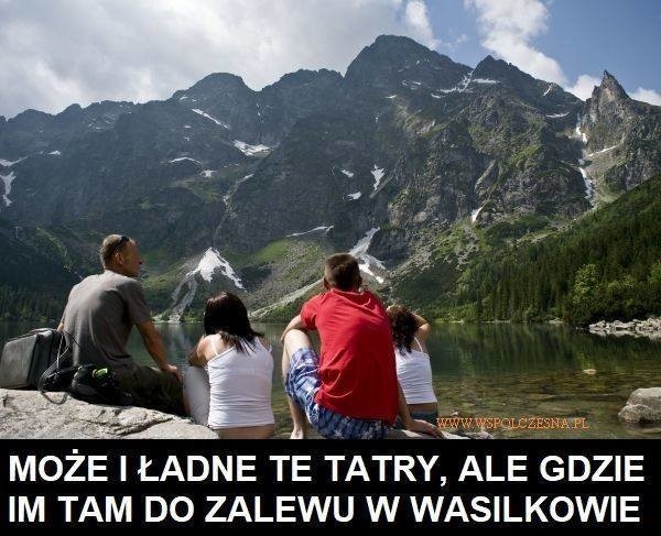 Morskie Oko: MEMY. Kolejki, tłok i problemy z parkingami. Zobacz najlepsze memy o turystach nad Morskim Okiem [6.08.2021]